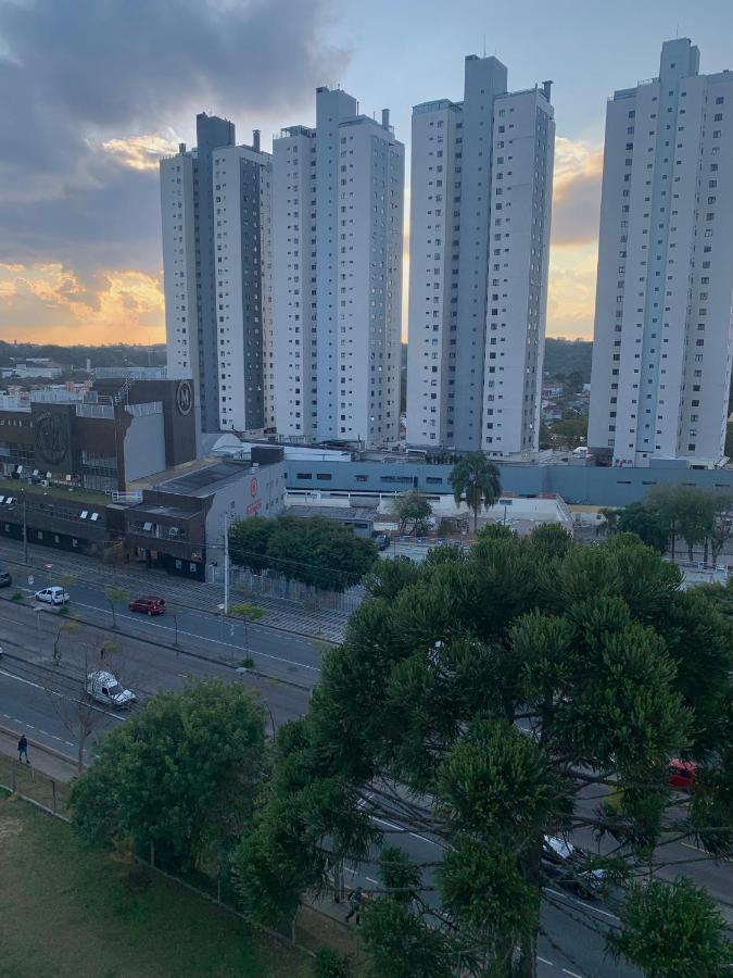 707 - Apartamento 1 quarto, todo decorado e com utensilios de cozinha em excelente localização no Bigorrilho Curitiba Exterior foto