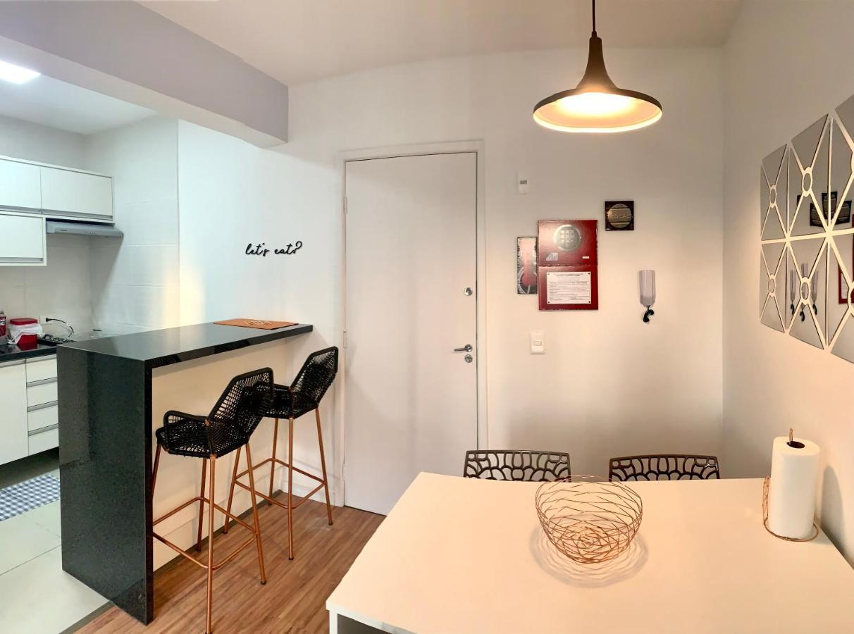 707 - Apartamento 1 quarto, todo decorado e com utensilios de cozinha em excelente localização no Bigorrilho Curitiba Exterior foto
