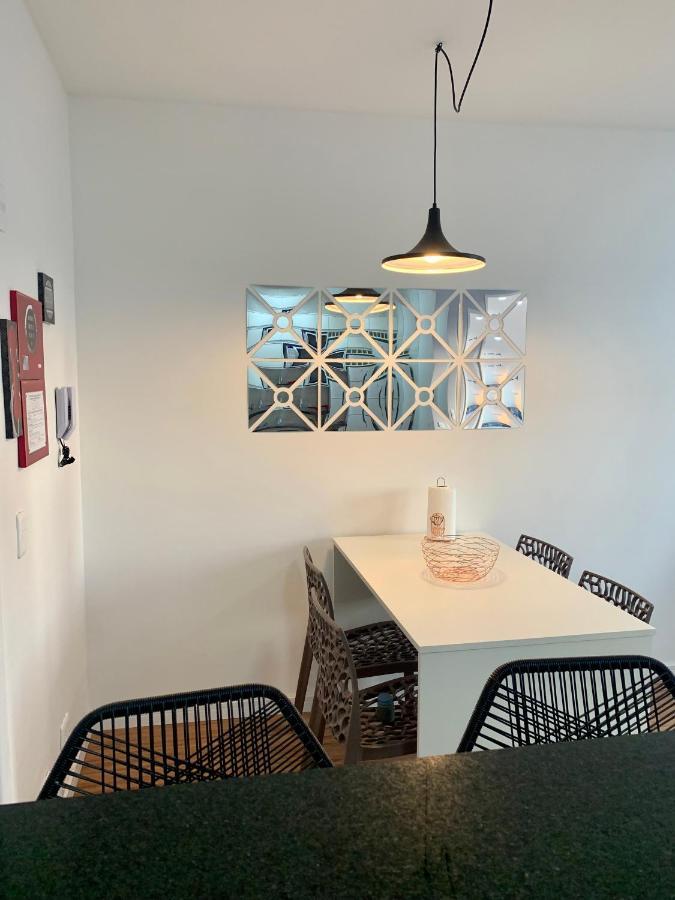 707 - Apartamento 1 quarto, todo decorado e com utensilios de cozinha em excelente localização no Bigorrilho Curitiba Exterior foto