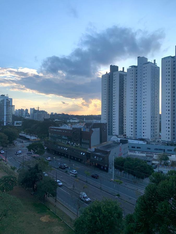 707 - Apartamento 1 quarto, todo decorado e com utensilios de cozinha em excelente localização no Bigorrilho Curitiba Exterior foto