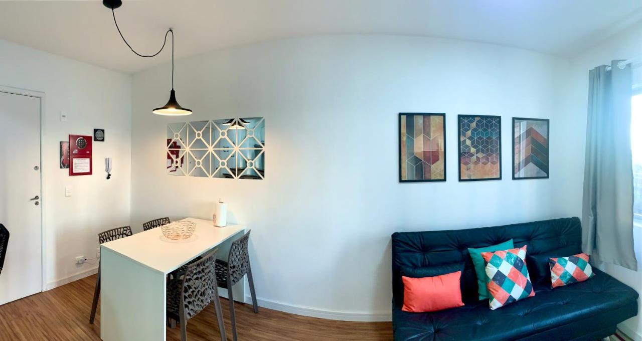 707 - Apartamento 1 quarto, todo decorado e com utensilios de cozinha em excelente localização no Bigorrilho Curitiba Exterior foto